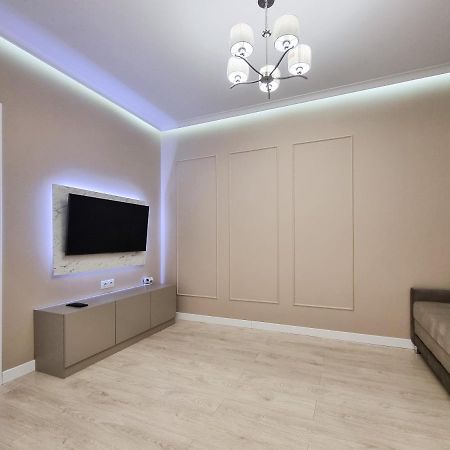 Botanica, 1 Bedroom Apartment With Living Kişinev Dış mekan fotoğraf