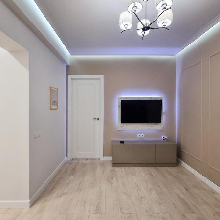 Botanica, 1 Bedroom Apartment With Living Kişinev Dış mekan fotoğraf